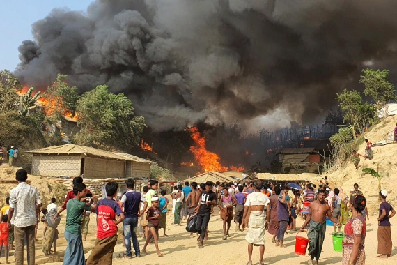 Massive fire sweeps through Rohingya refugee camp in Bangladesh